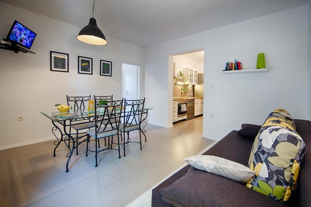 Apartments Zambarlin Komiža Zimmer foto