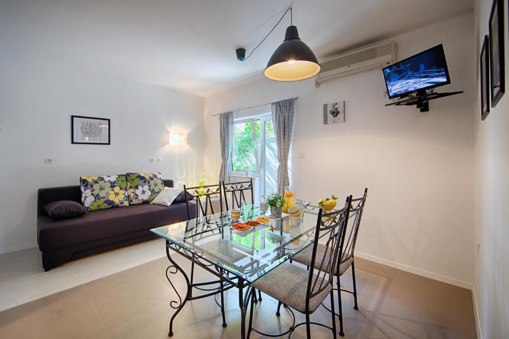 Apartments Zambarlin Komiža Zimmer foto